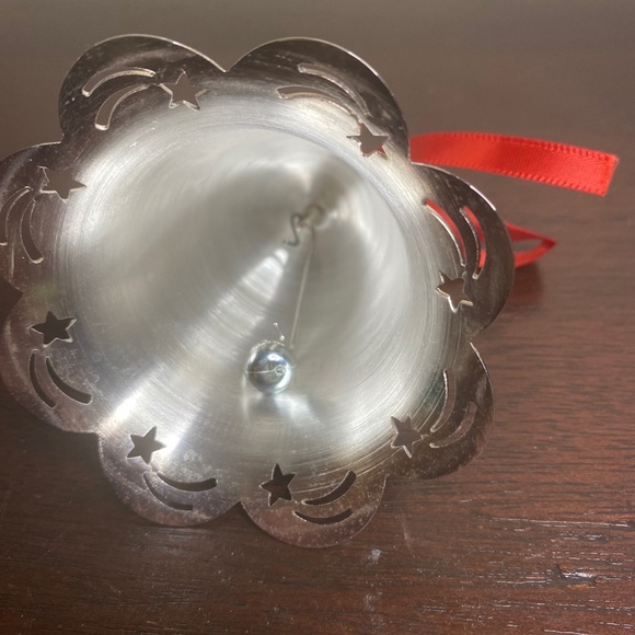 Towle silver plate Christmas 2000 bell in original box - Picture 2 of 7